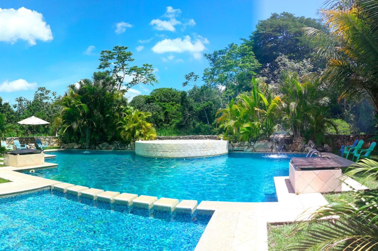 Axkan Palenque, Shows En Vivo & Gastronomia Mar Y Tierra & Travel Agency Exterior photo