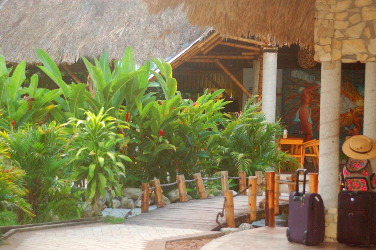 Axkan Palenque, Shows En Vivo & Gastronomia Mar Y Tierra & Travel Agency Exterior photo