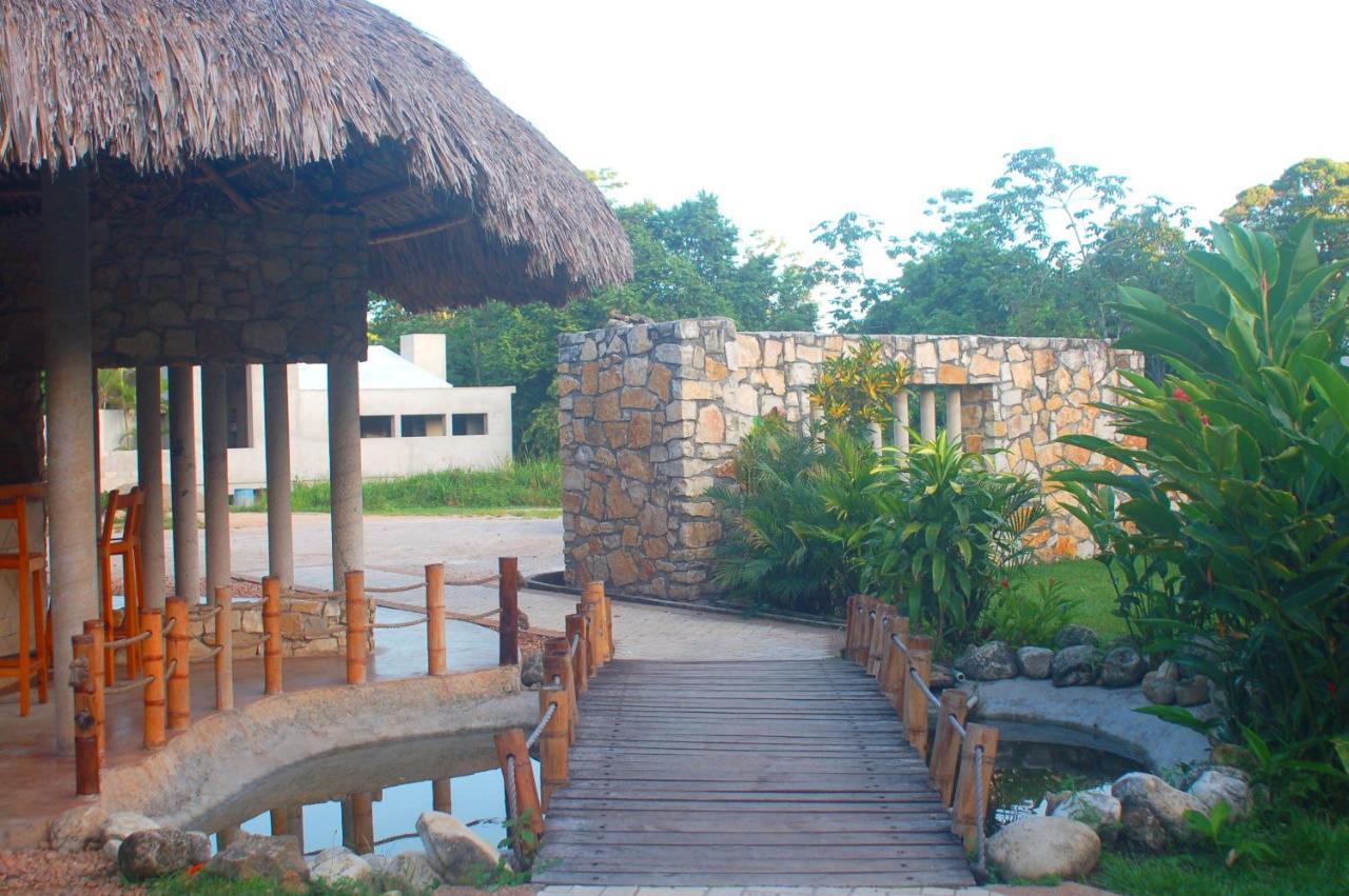 Axkan Palenque, Shows En Vivo & Gastronomia Mar Y Tierra & Travel Agency Exterior photo