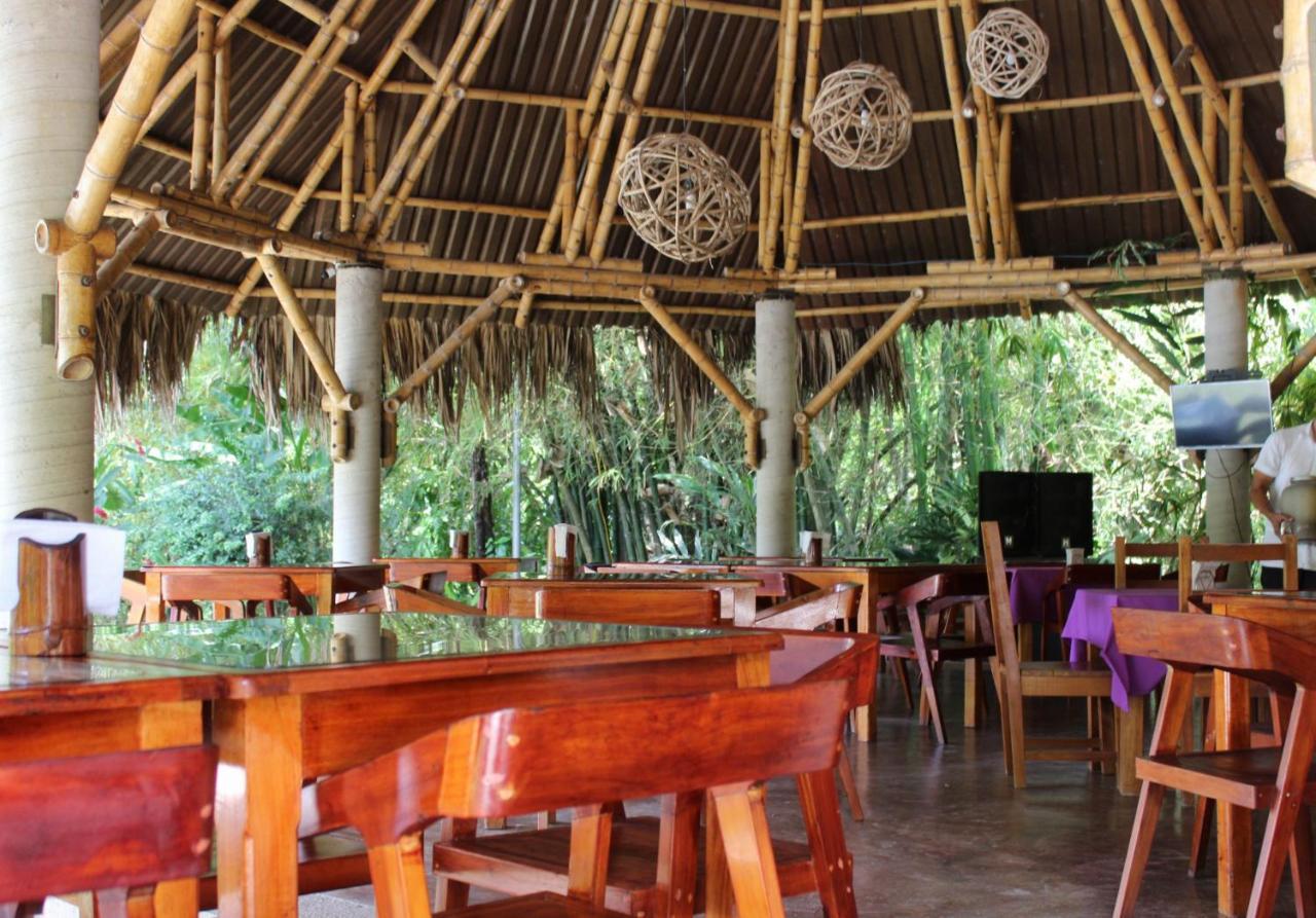 Axkan Palenque, Shows En Vivo & Gastronomia Mar Y Tierra & Travel Agency Exterior photo