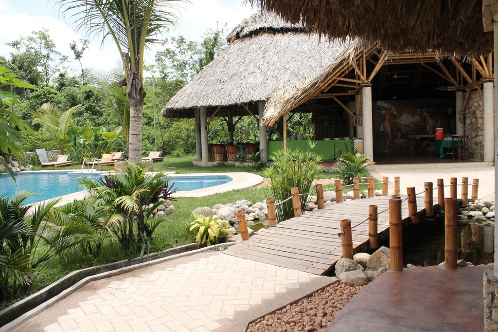 Axkan Palenque, Shows En Vivo & Gastronomia Mar Y Tierra & Travel Agency Exterior photo